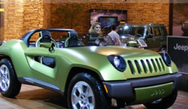 Conceptul Renegade: Atractia standului Jeep la show-ul auto  Paris 2008 
