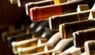 Alain Delon isi vinde colectia de vinuri