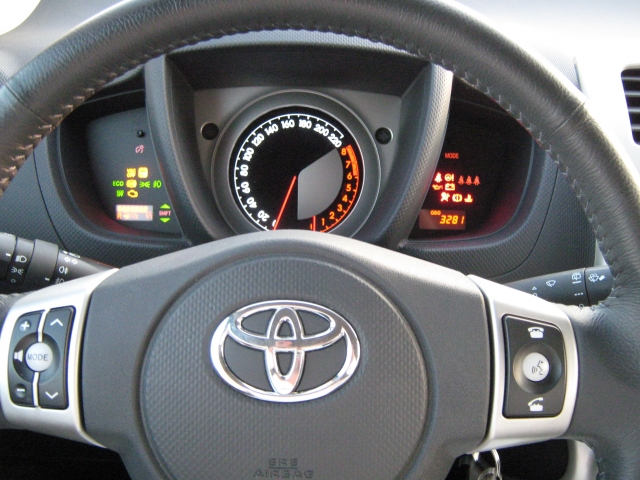 Test Drive Wall-Street: Toyota Urban Cruiser - Foto 19 din 25