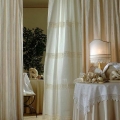 Decoratiunile de lux intra in camera profiturilor modeste - Foto 6 din 7