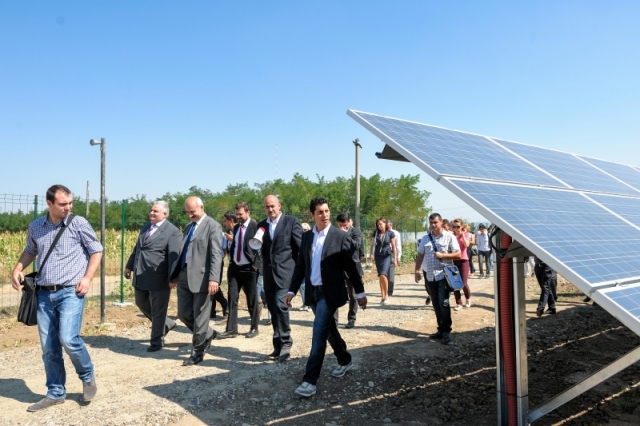 Cum arata parcul fotovoltaic dezvoltat in Vrancea cu know-how danez si portughez (Galerie Foto) - Foto 7 din 28