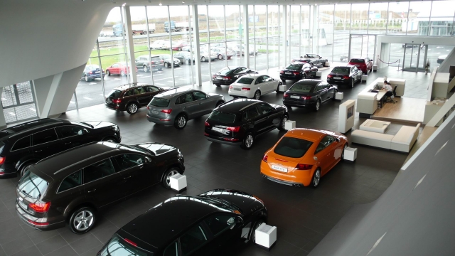 Investitie de 10 mil. euro, in cel mai mare showroom Audi din Romania - Foto 3 din 4