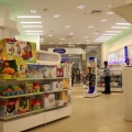 Cum arata o farmacie de mall: Multe cosmetice si mai putine medicamente - Foto 4 din 8