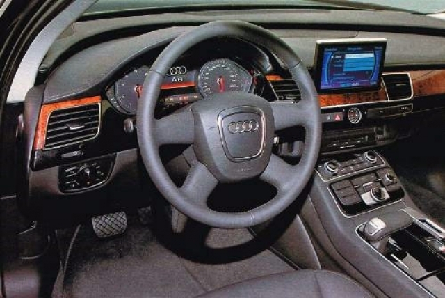 The new Audi A8 available in Romania since spring 2010 - Foto 5 din 7