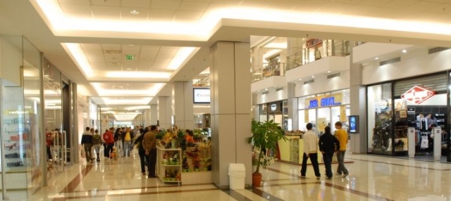 Cel mai mare investitor din piata imobiliara locala, absorbit de actionarul majoritar - Foto 6 din 6