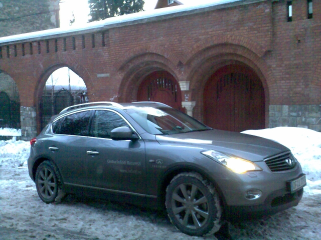Test Drive Wall-Street: Infiniti EX37 GT - Foto 3 din 25