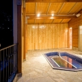 Cum arata casa romanilor din Clyde Hill - Foto 8 din 13