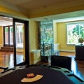Cum arata casa romanilor din Clyde Hill - Foto 11 din 13