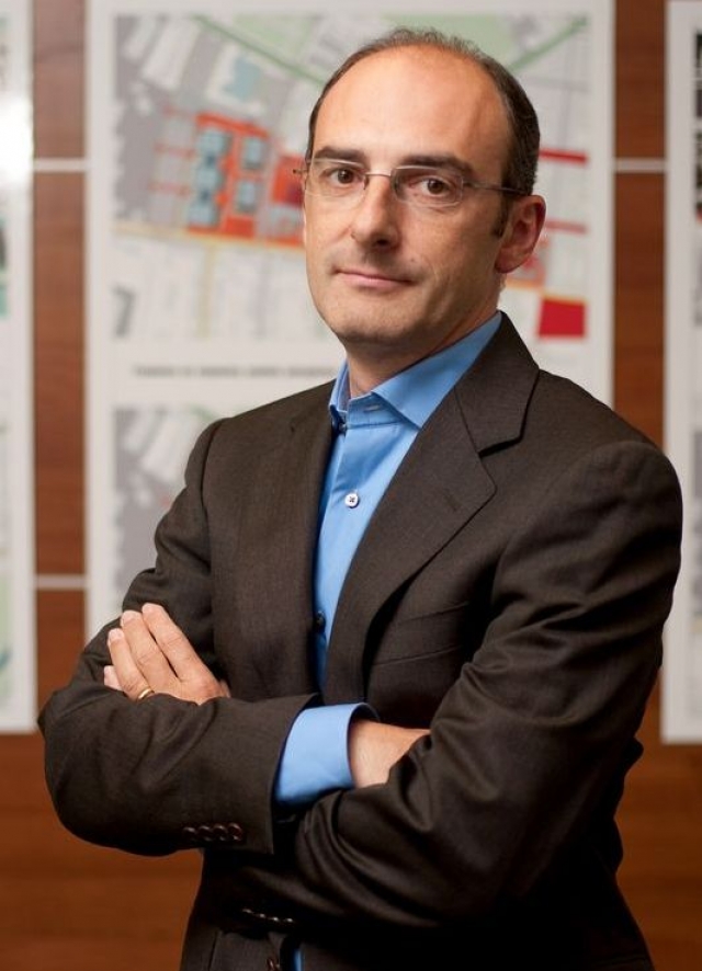 Povestea unui business de familie: Milioane din imobiliare si confectii - Foto 20 din 20