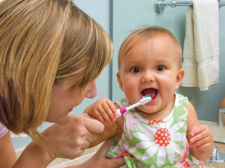 Dintii de lapte – Cum asiguri igiena dentara a bebelusului tau?