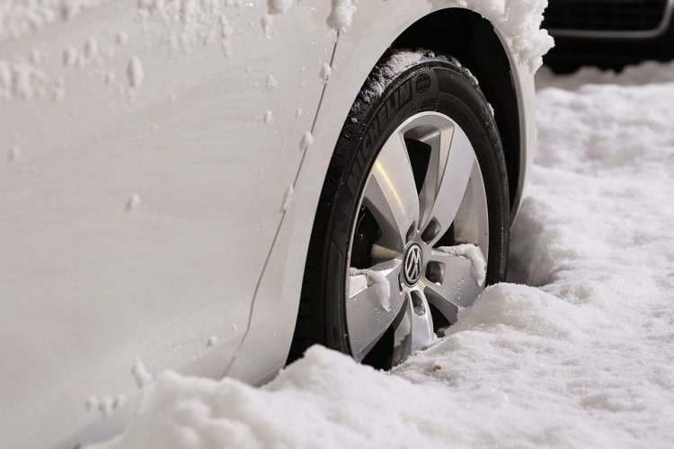 Cum alegi cele mai bune anvelope de iarnă pentru mașina ta?