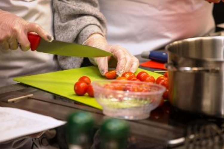 Paprika Events si Chef Cezar Munteanu au lansat programul Food@theOffice