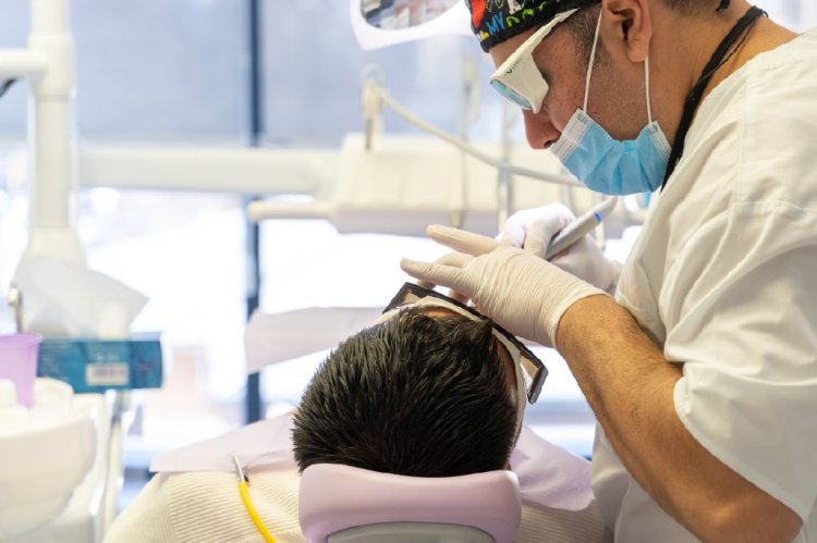3 cauze ale edentației - condiţie pentru care cea mai bună soluţie este implantul dentar!