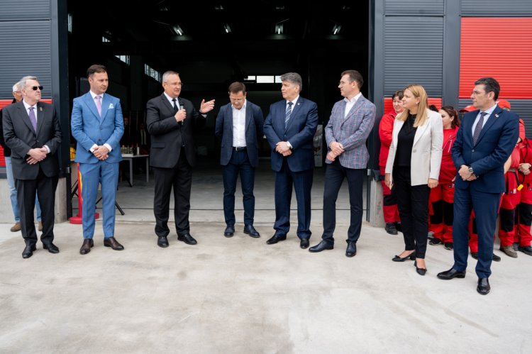 Premierul Nicolae Ciucă a vizitat compania Termoplast, unul dintre cei mai importanți producători de tâmplărie PVC