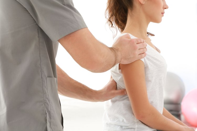 Cum poate kinetoterapia ajuta la tratarea durerilor de spate?