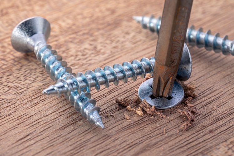 5 tipuri de șuruburi pe care să le utilizezi la asamblarea pieselor de mobilier