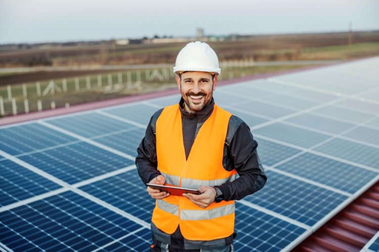 Legislație și norme pentru instalarea panourilor fotovoltaice: îndrumar de consultanță